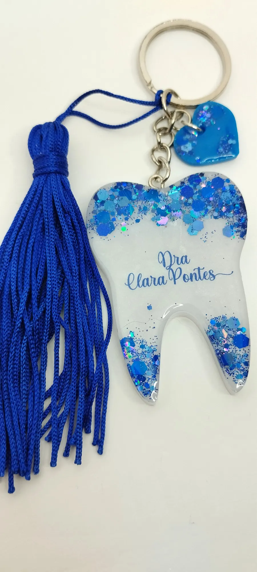Chaveiro em Formato de Dente em Resina Epóxi Personalizado