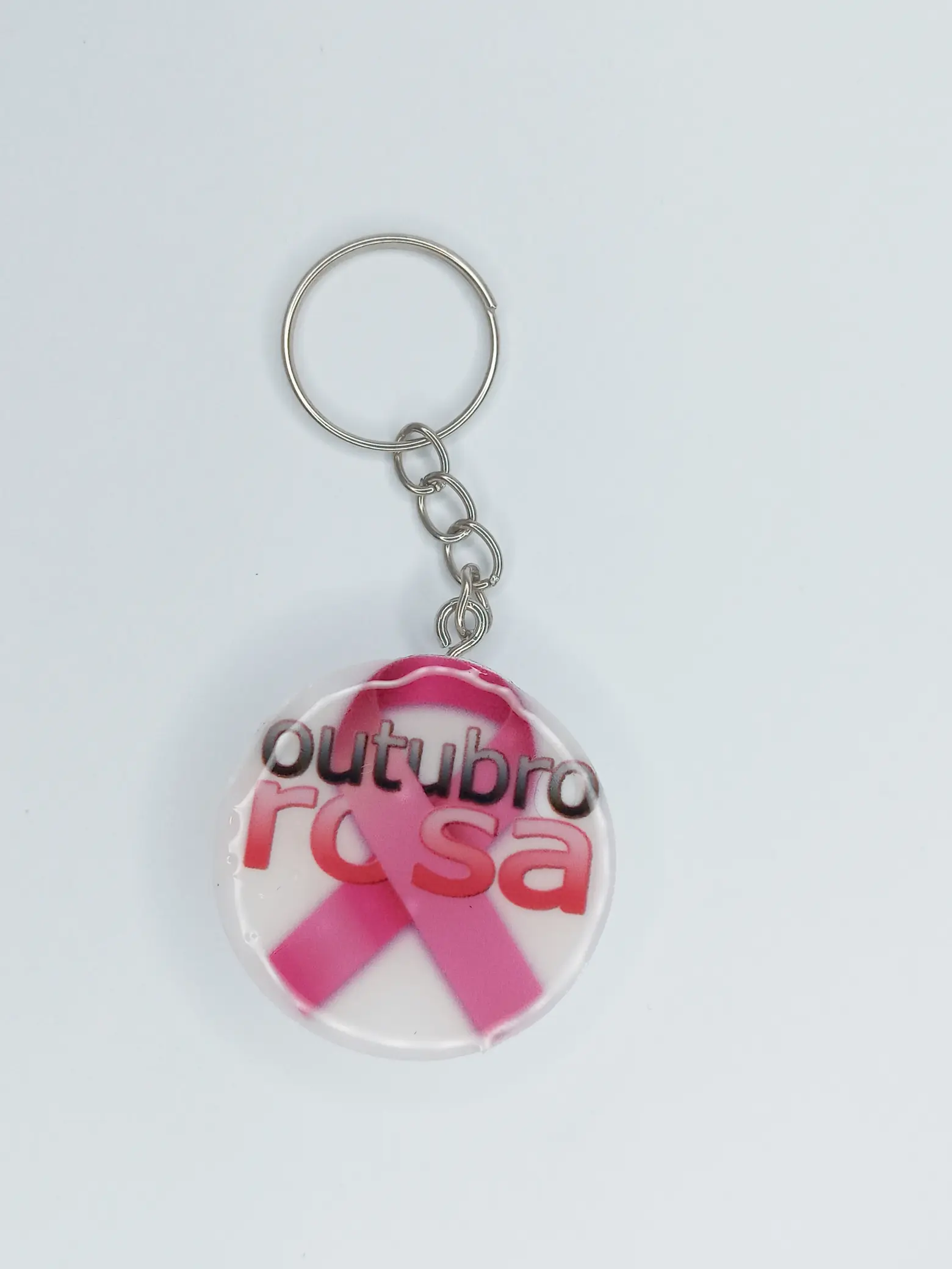 Chaveiro Redondo Outubro Rosa em resina personalizado